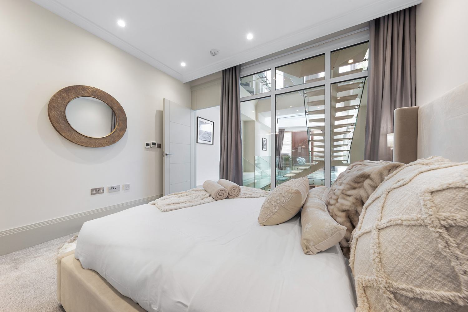 Guest bedroom