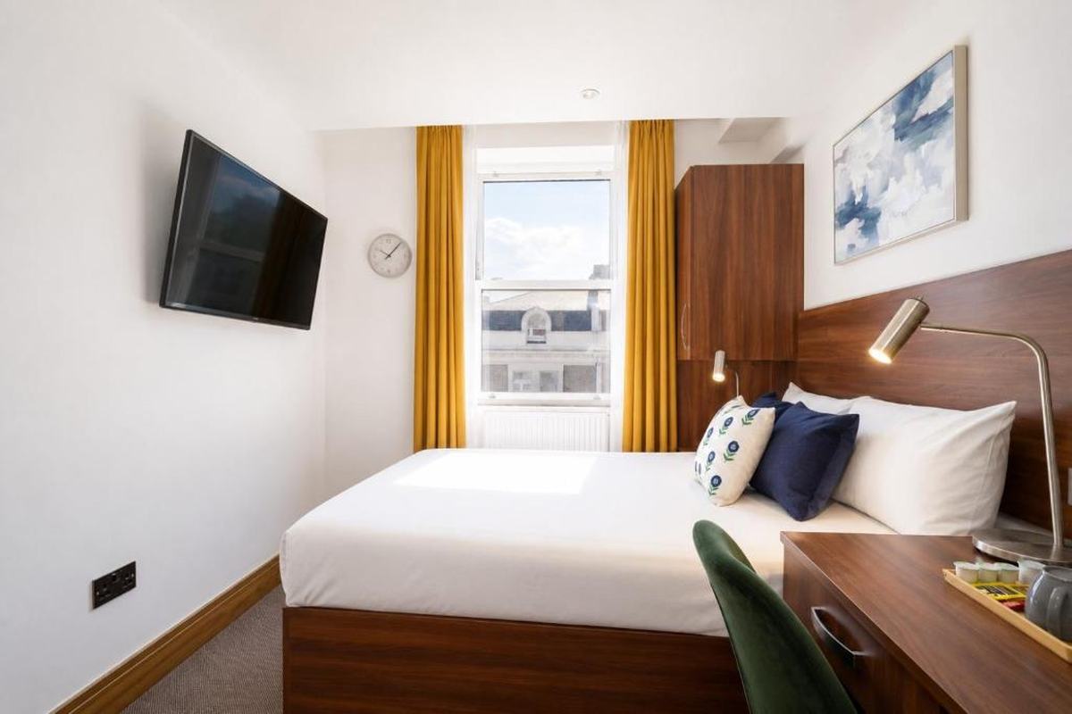 205 Earls Court