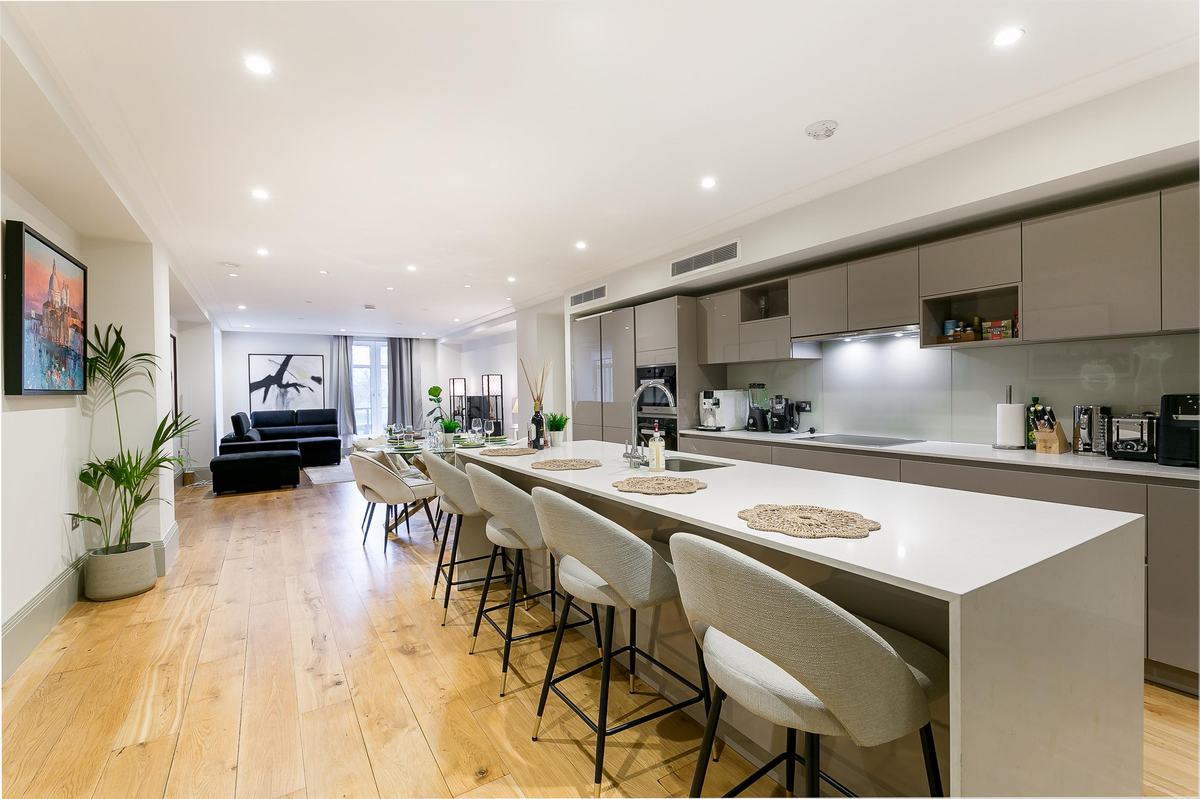 Fountain House, Park Lane, open plan kitchen and dining